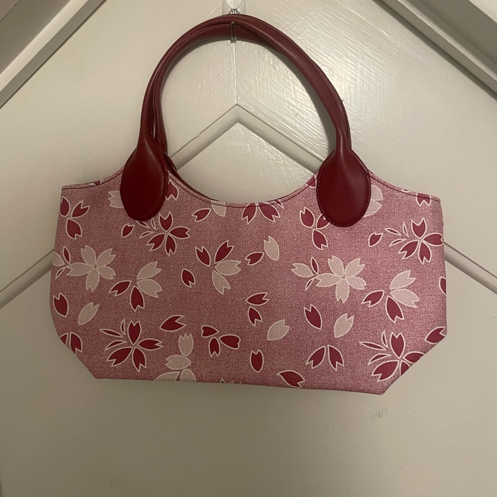 Avon cherry blossoms pedals bad good condition